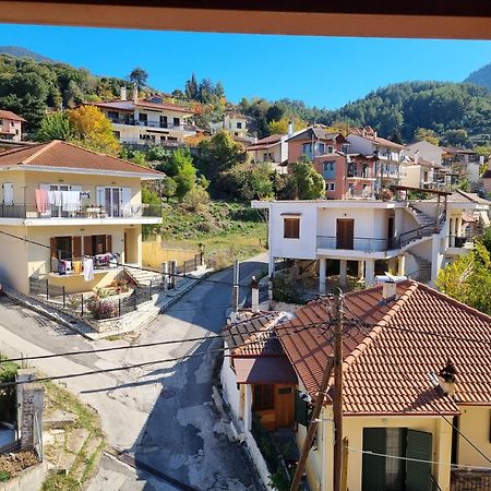 Kalavrita Krinides Apartment And Attics Esterno foto