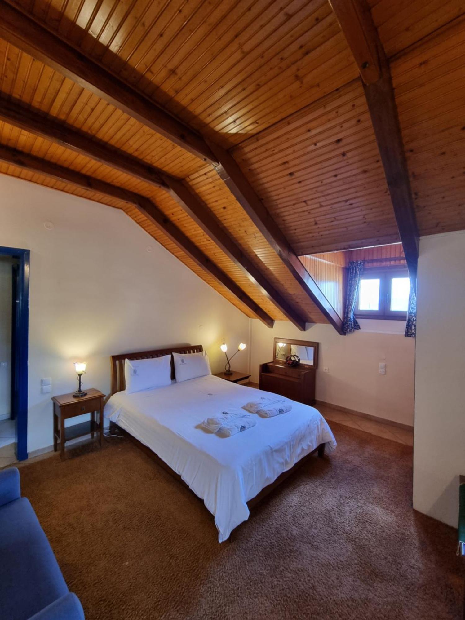 Kalavrita Krinides Apartment And Attics Esterno foto