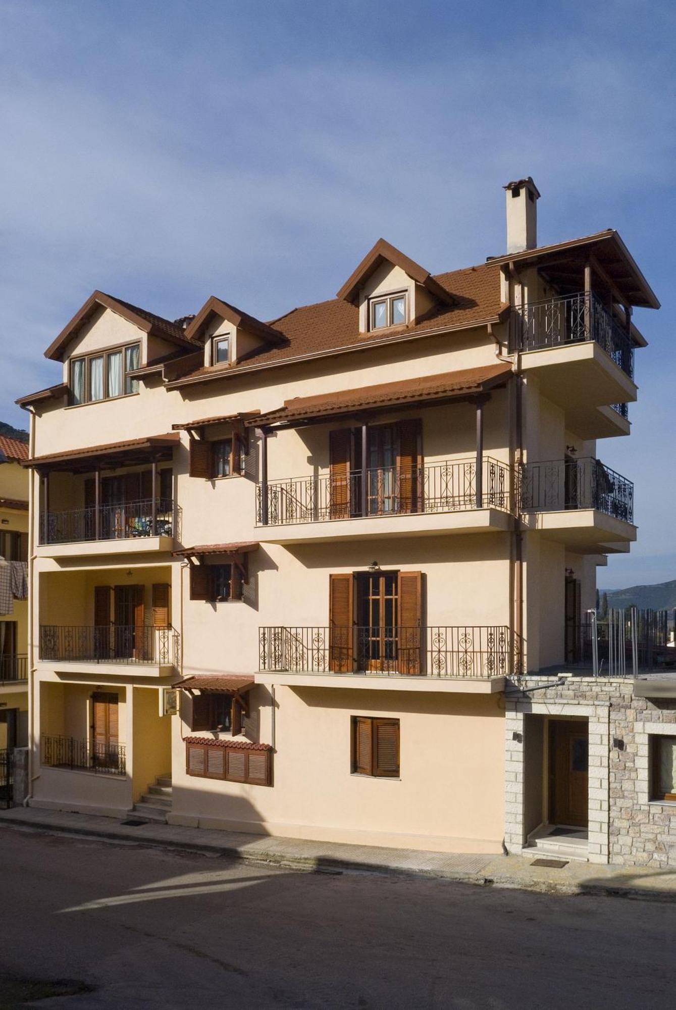 Kalavrita Krinides Apartment And Attics Esterno foto