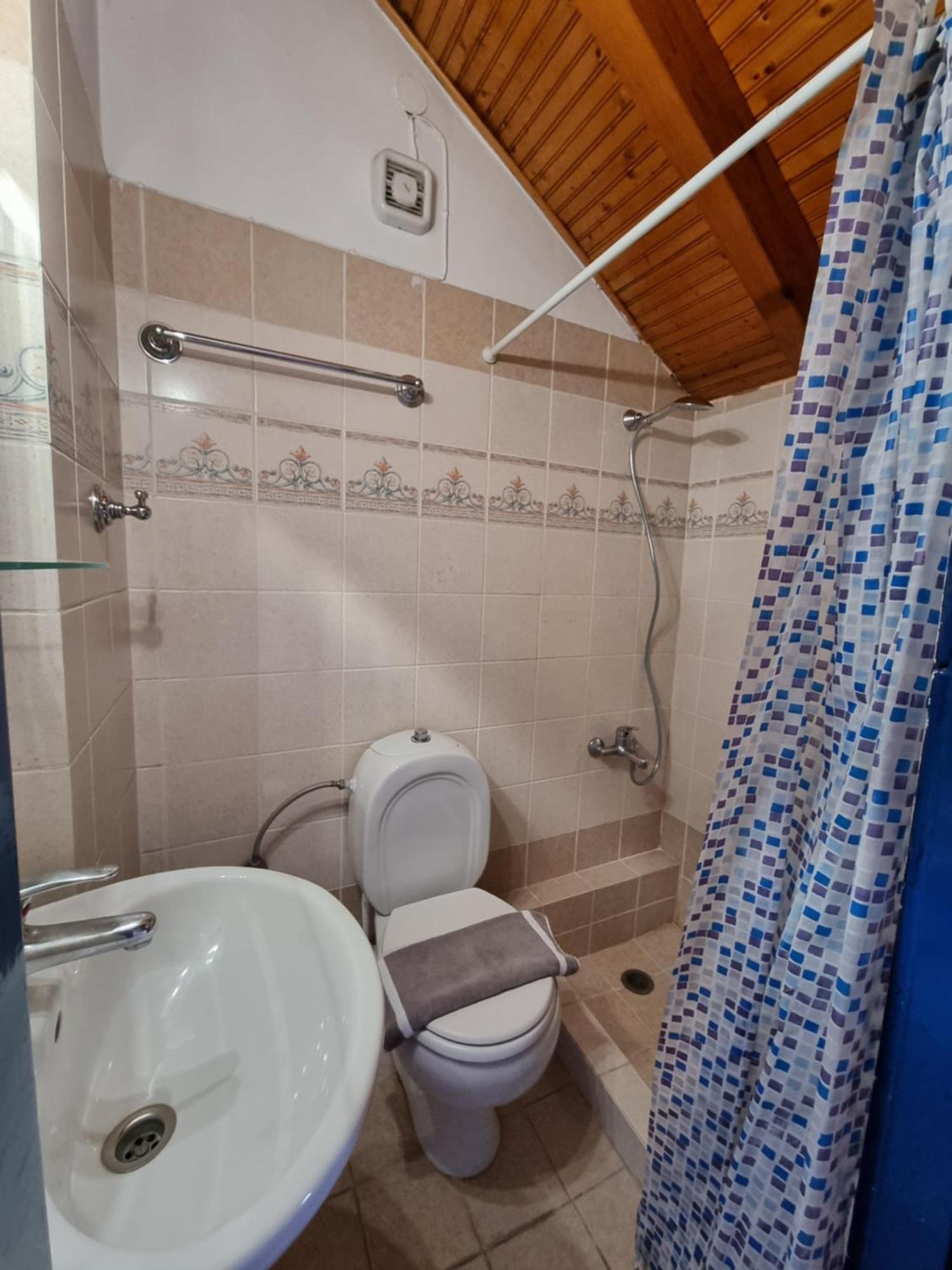 Kalavrita Krinides Apartment And Attics Esterno foto